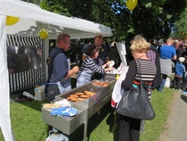 Makkaramyyjät myivät ennätysmäärän!